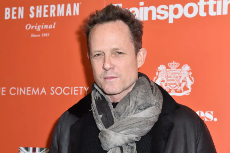 Read more about the article Dean Winters: The Resilient Journey of an Award-Winning Actor