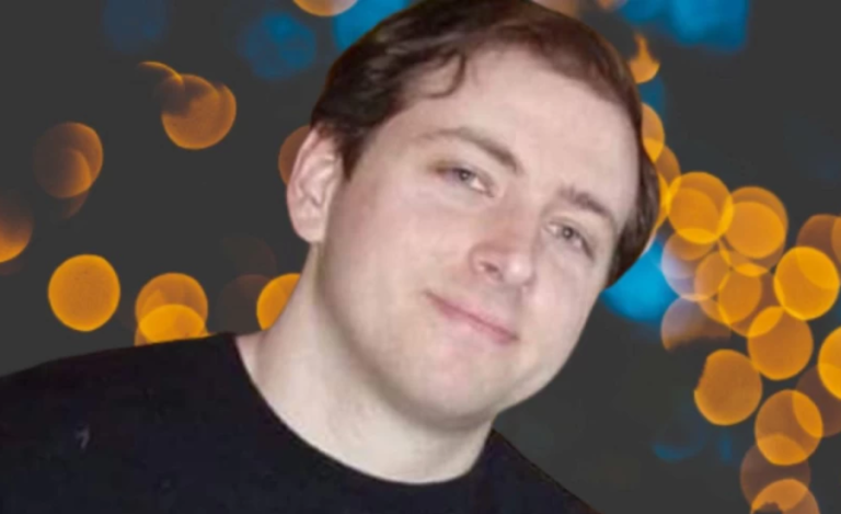 Read more about the article Scott Cawthon’s Net Worth: Bio, Career, Personal Life, & More 